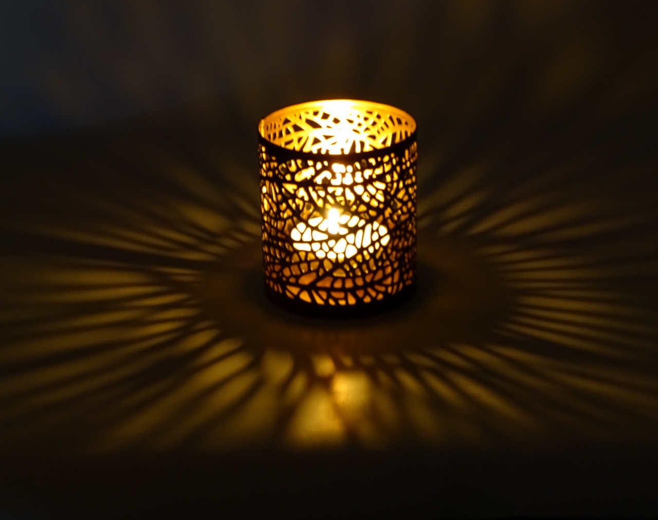 Teelichthalter, durchbrochen, Antik-Look, Größe M