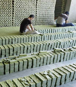 Alepposeife-von-Karawan-Authentic-wird-gestapelt