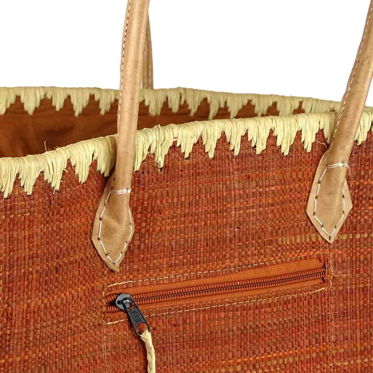 ziegelroter Raffia-Korb mit Lederhenkel - fair trade aus Madagaskar ziegelroter Raffia-Korb mit Lederhenkel - fair trade aus Madagaskar