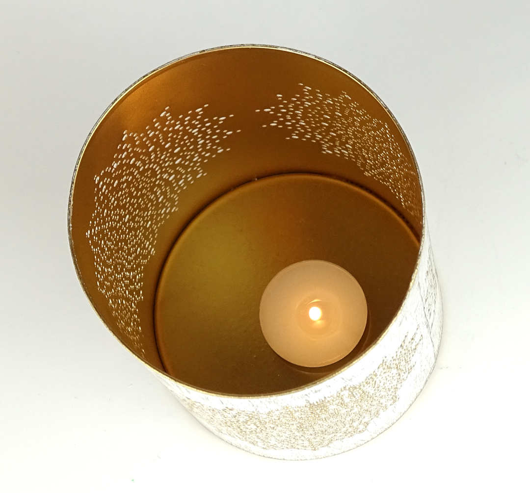 Weißer Teelichthalter mit Mandalamotiv - fair trade aus Indien