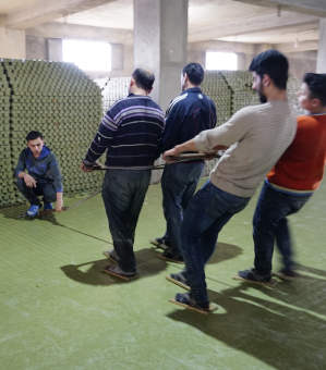 Alepposeife-von-Karawan-Authentic-wird-geschnitten