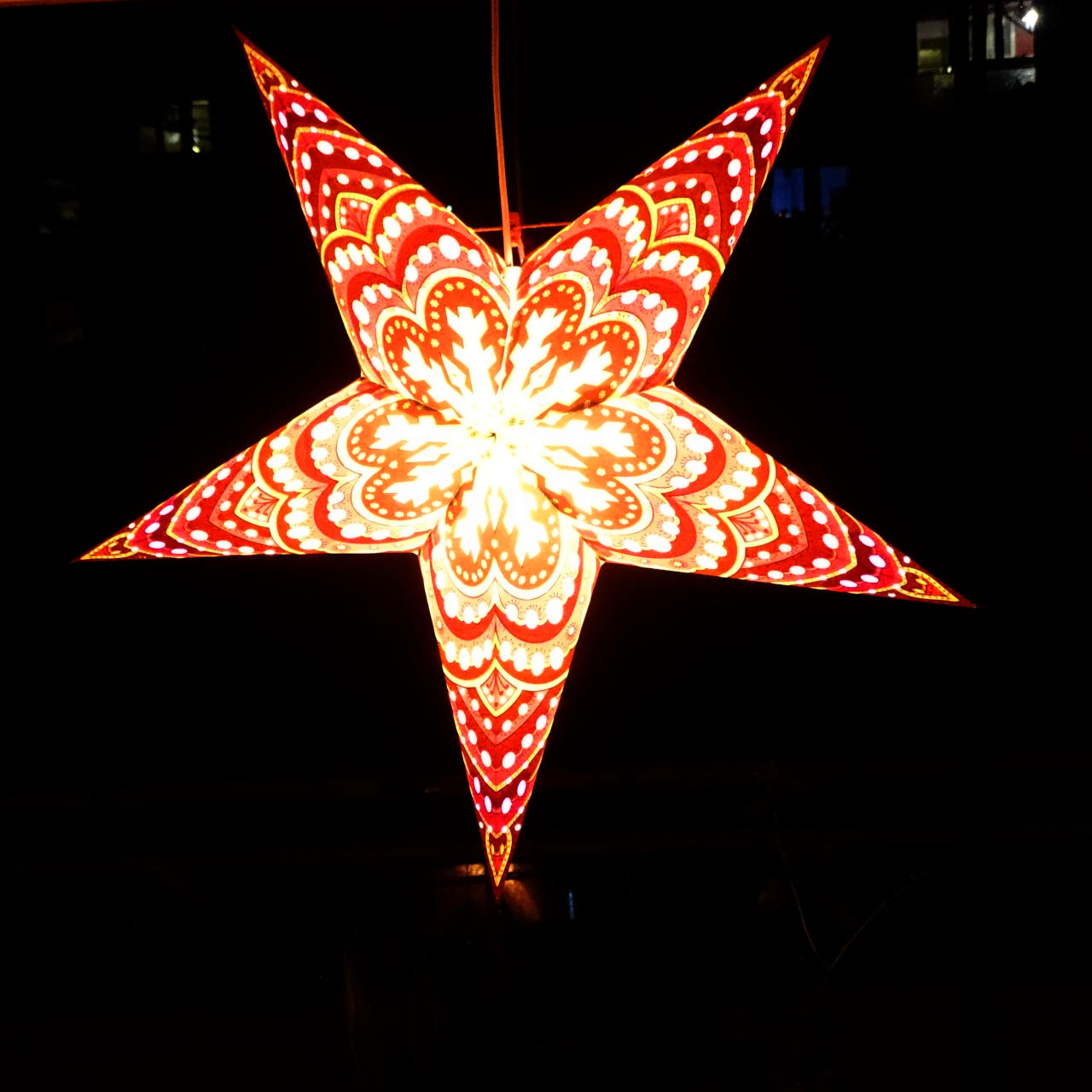 Stern zum Aufhängen als weihnachtliche Dekoration, beleuchtbar, 56 cm Durchmesser - fair hergestellt in Indien